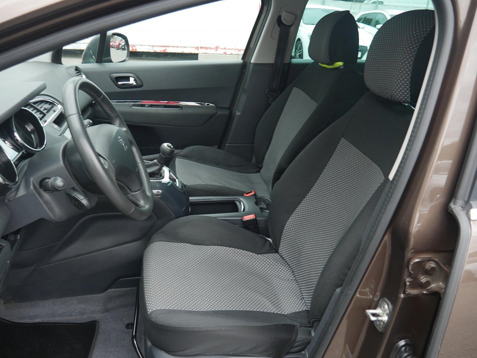 Peugeot 5008 1.6i 