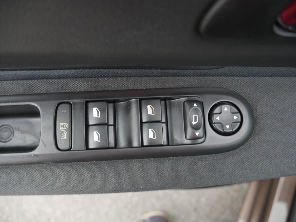 Peugeot 5008 1.6i 