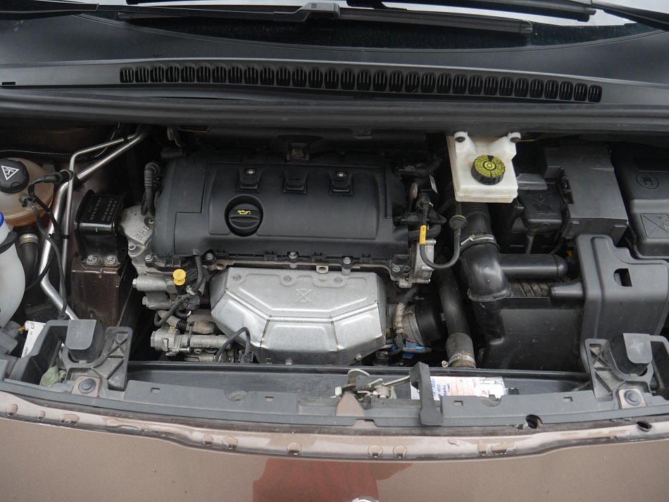 Peugeot 5008 1.6i 