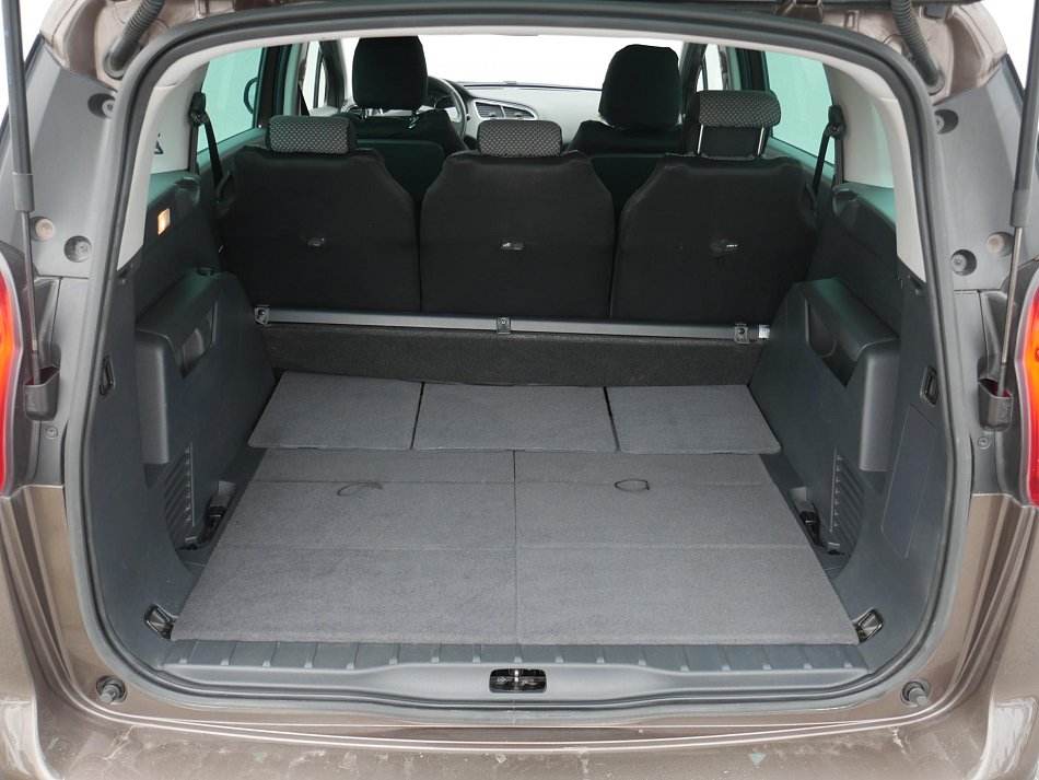Peugeot 5008 1.6i 