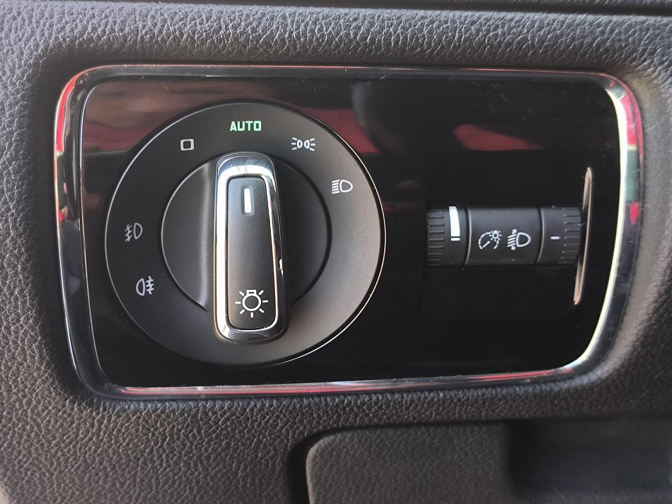 Škoda Superb II 2.0 TDi Ambiente