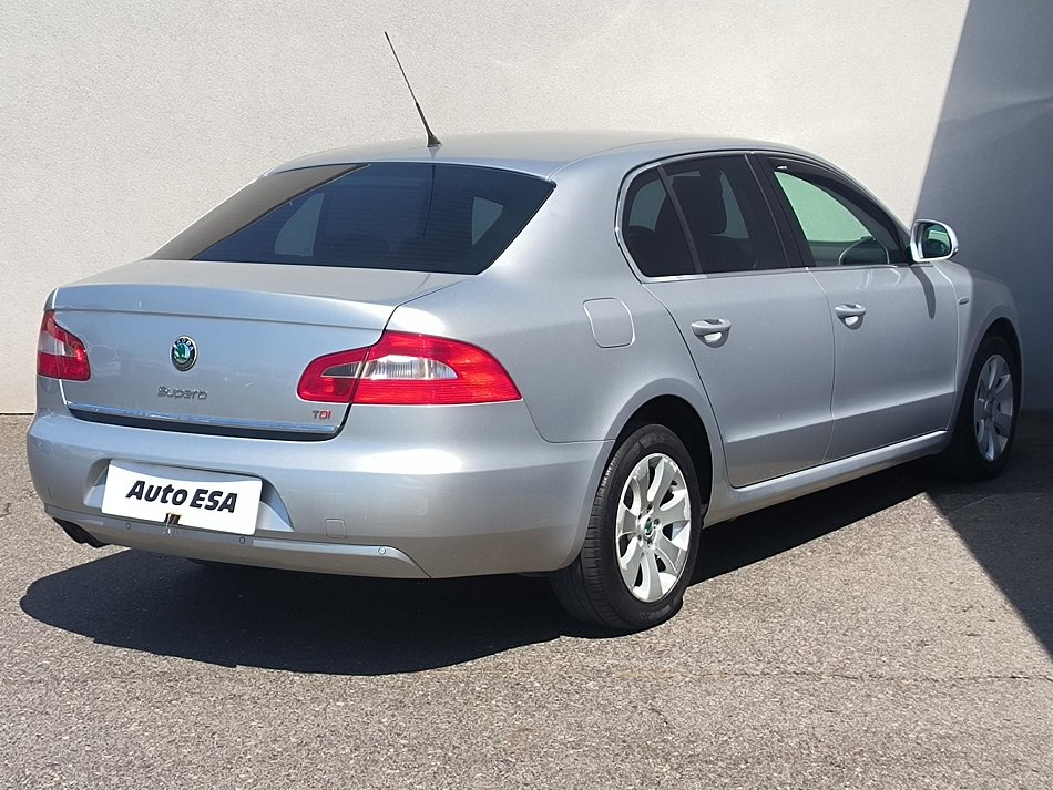 Škoda Superb II 2.0 TDi Ambiente