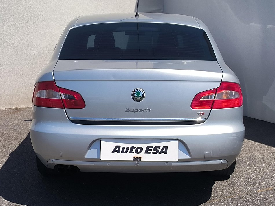 Škoda Superb II 2.0 TDi Ambiente