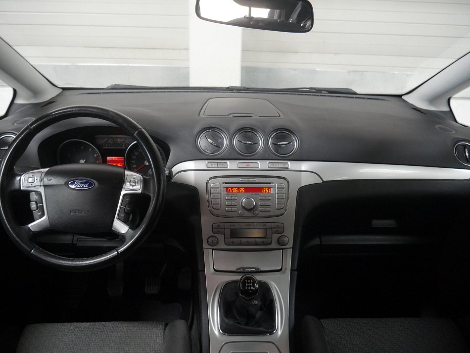 Ford S-MAX 2.0i 