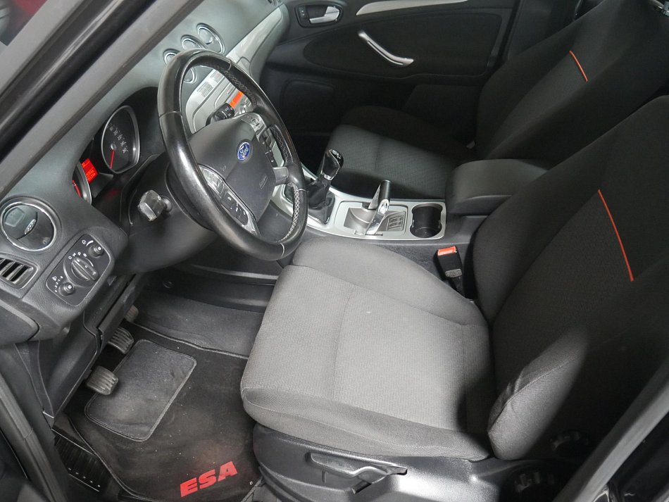 Ford S-MAX 2.0i 