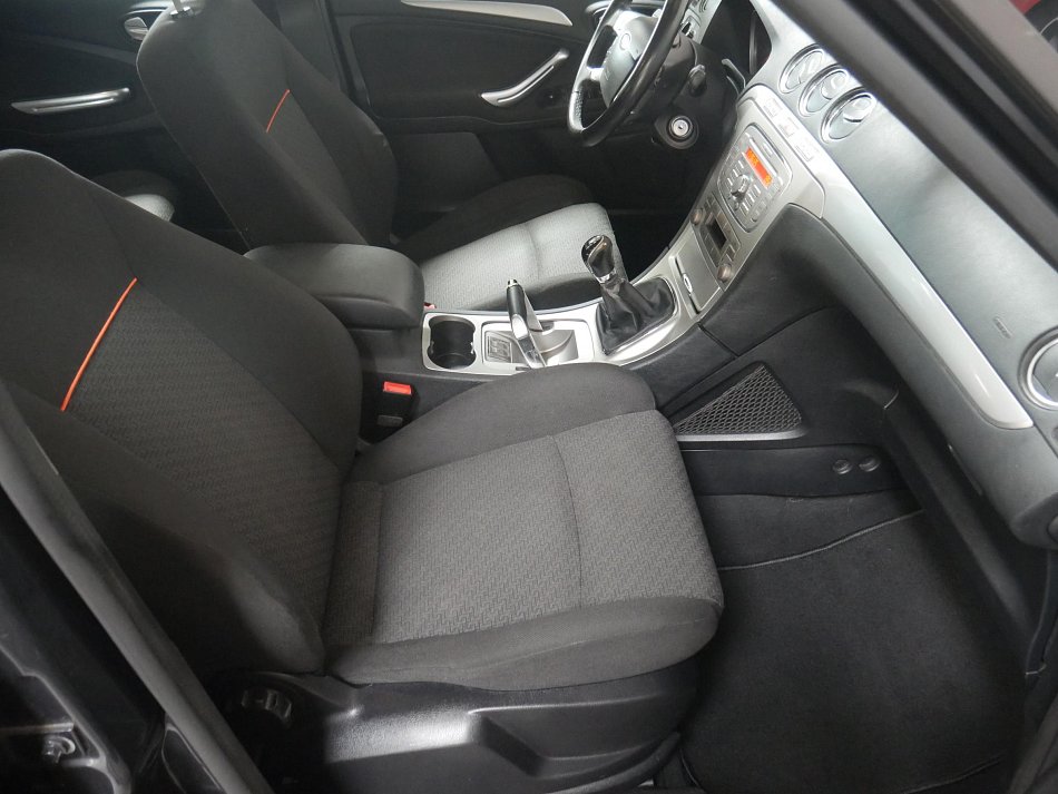 Ford S-MAX 2.0i 