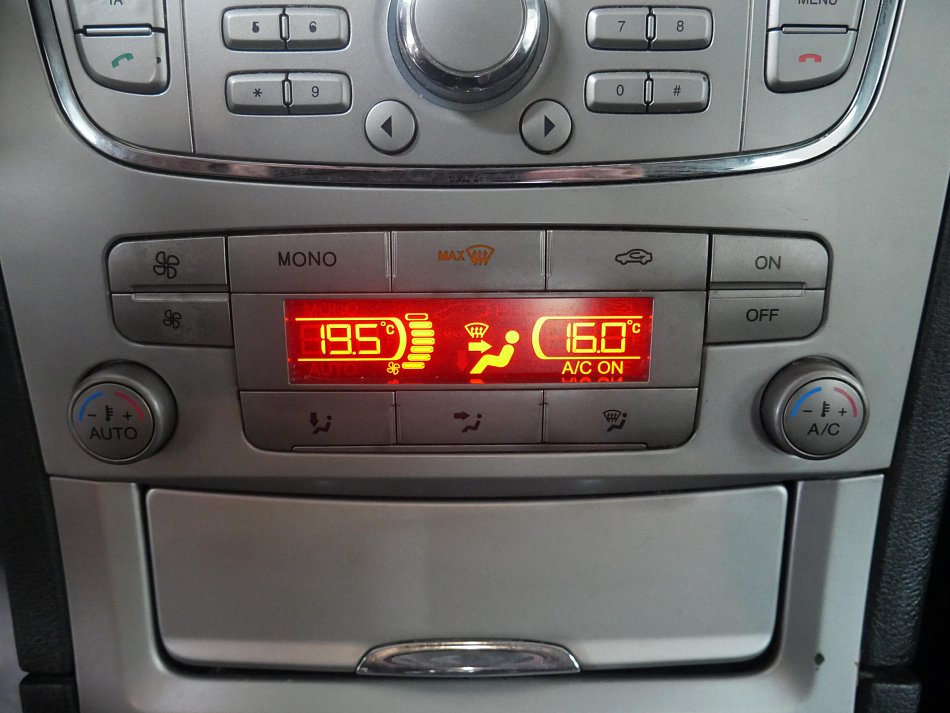 Ford S-MAX 2.0i 