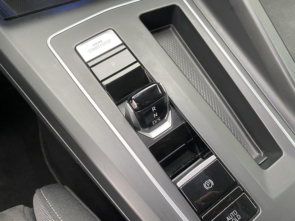 Volkswagen Golf 1.5 e-TSi Style