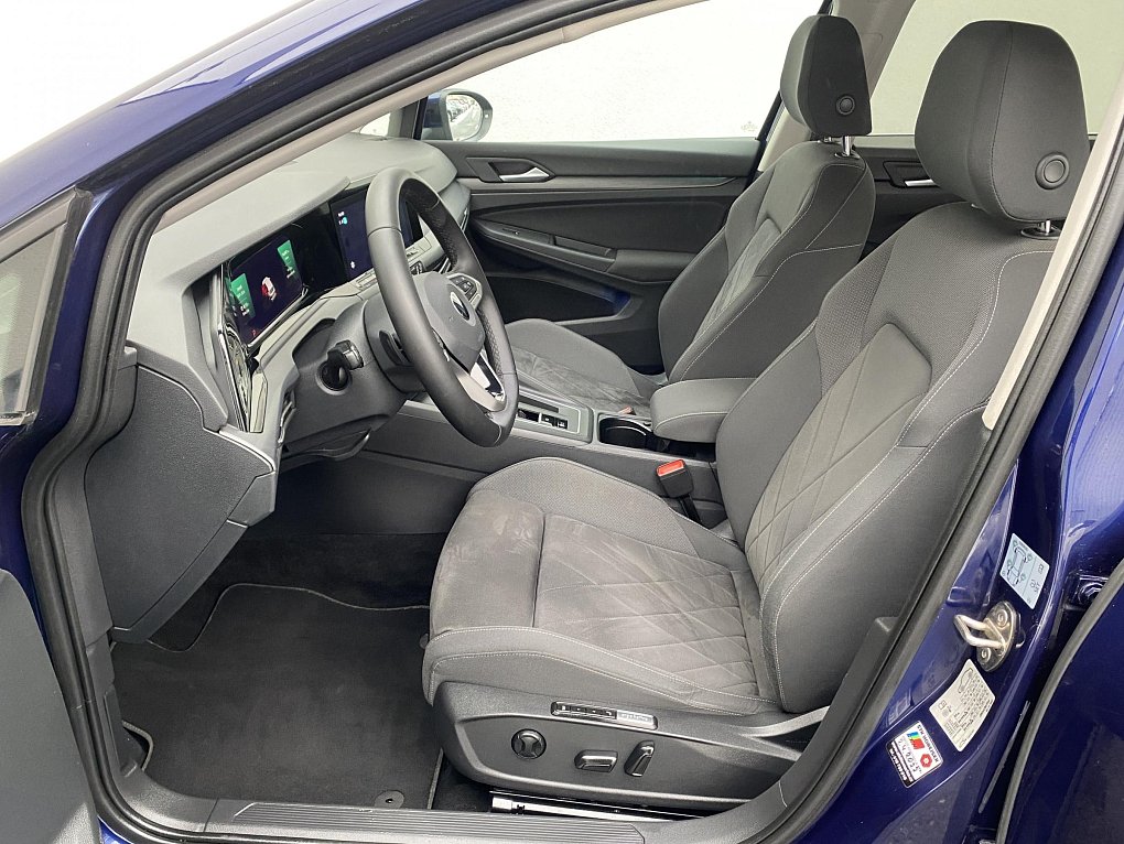 Volkswagen Golf 1.5 e-TSi Style