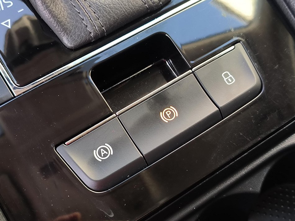 Škoda Superb III 2.0 TDi Ambition