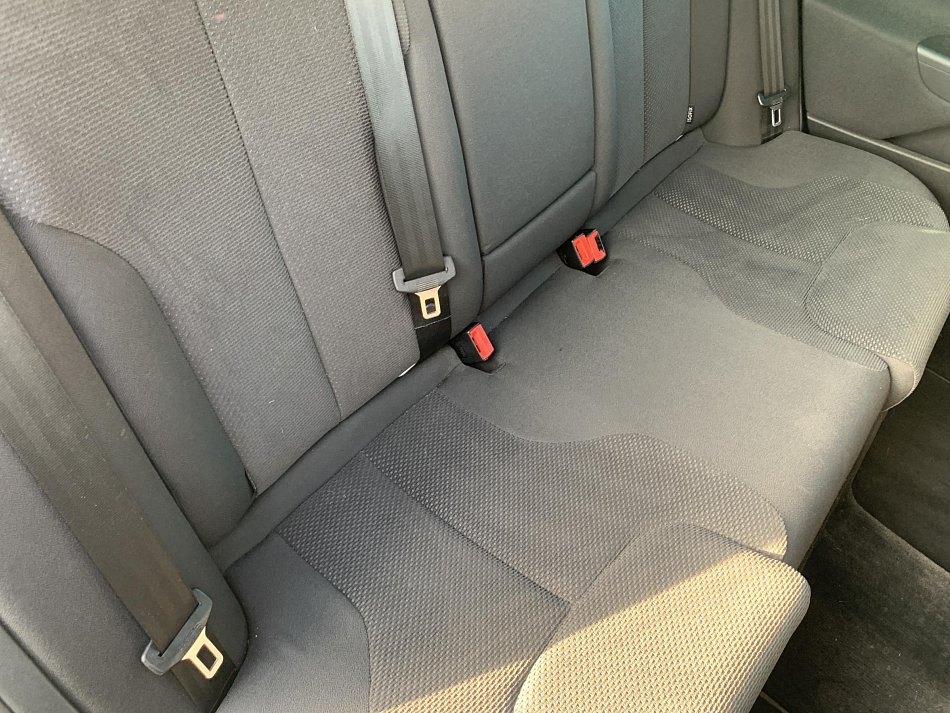 Volkswagen Passat 1.6 FSi 