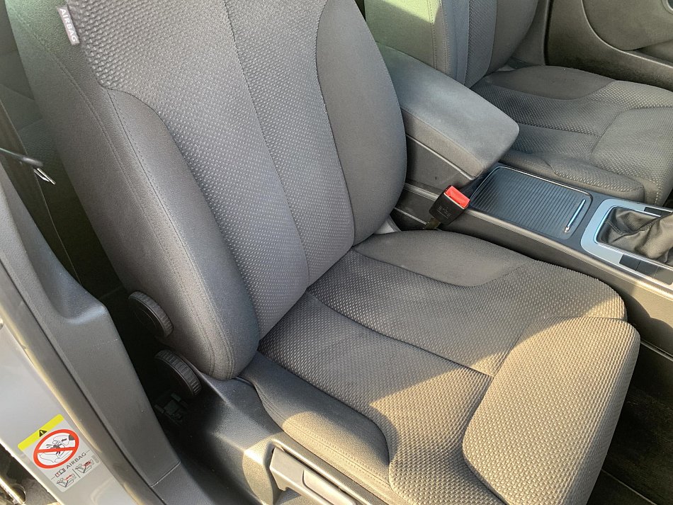 Volkswagen Passat 1.6 FSi 