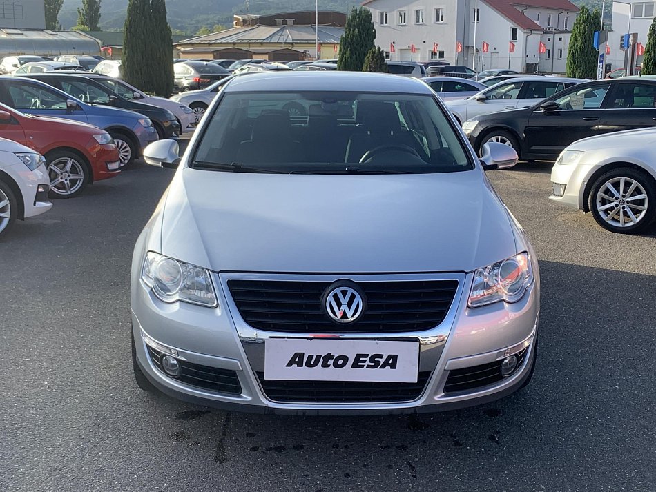 Volkswagen Passat 1.6 FSi 