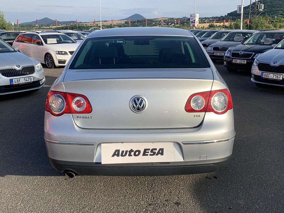 Volkswagen Passat 1.6 FSi 