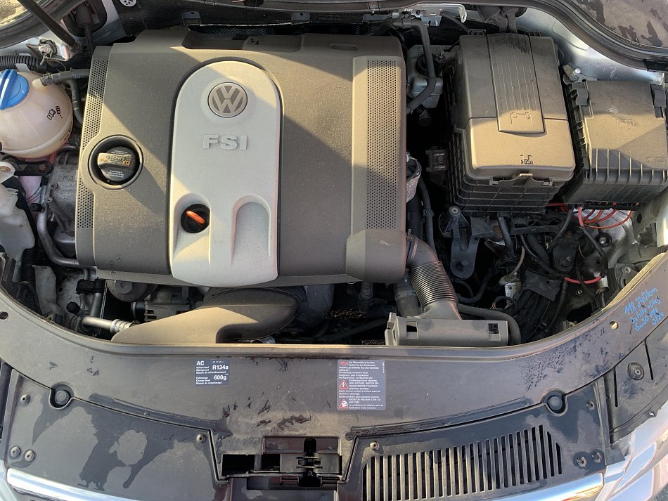 Volkswagen Passat 1.6 FSi 