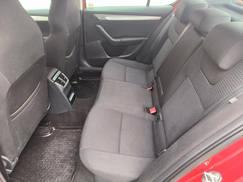 Škoda Octavia III 2.0 TDi Elegance