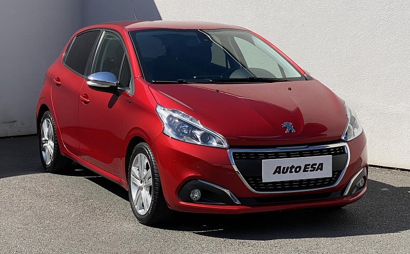 Peugeot 208 1.2i Signature