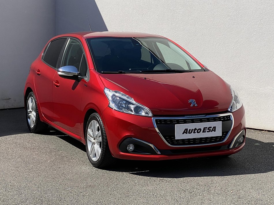 Peugeot 208 1.2i Signature