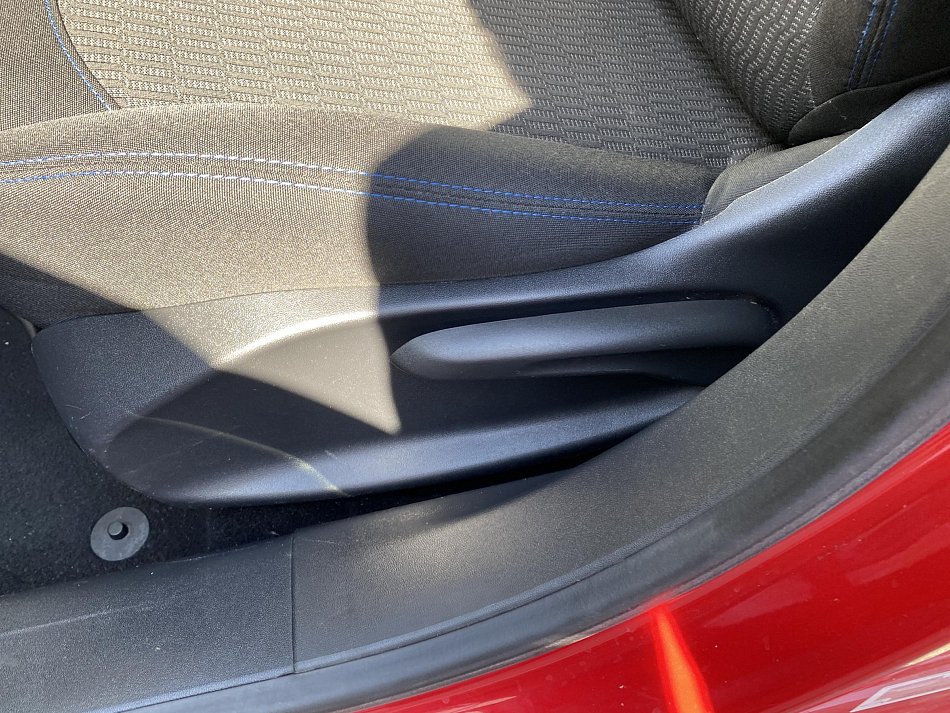 Peugeot 208 1.2i Signature