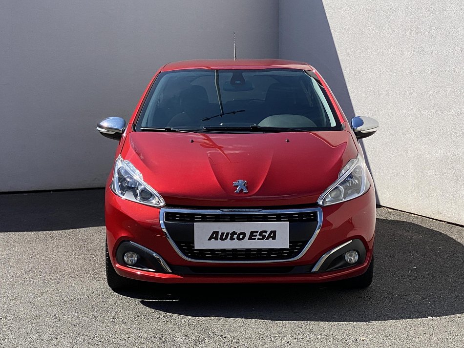 Peugeot 208 1.2i Signature
