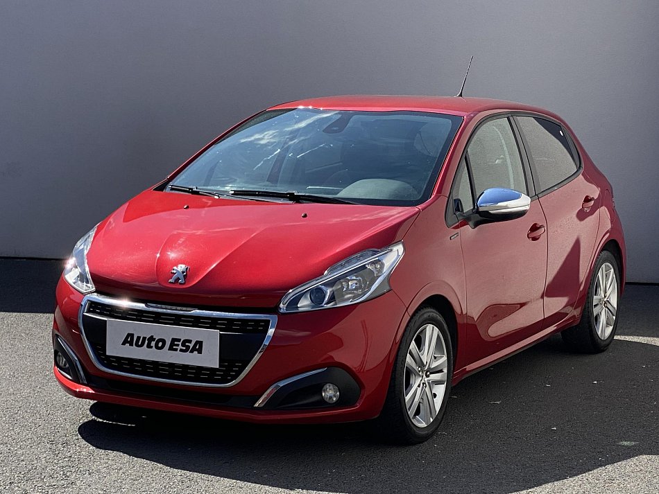 Peugeot 208 1.2i Signature