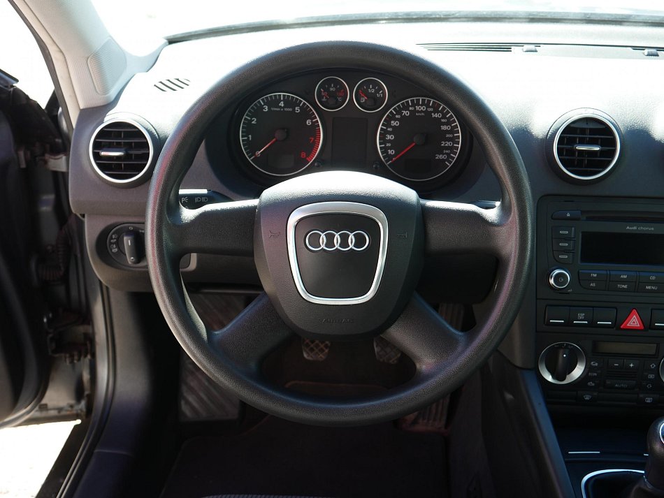 Audi A3 1.6i 
