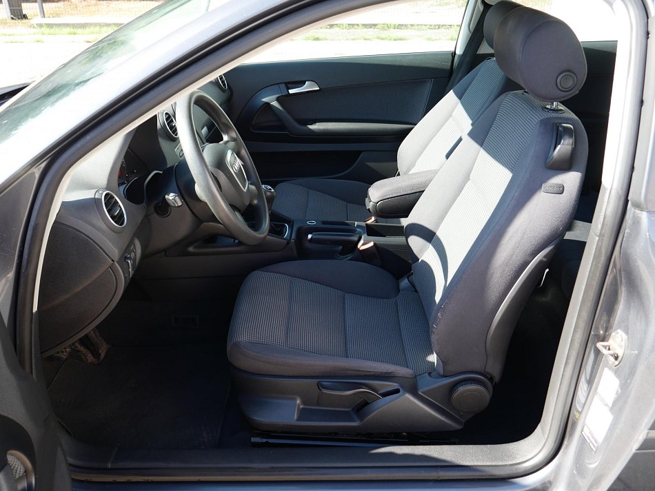 Audi A3 1.6i 
