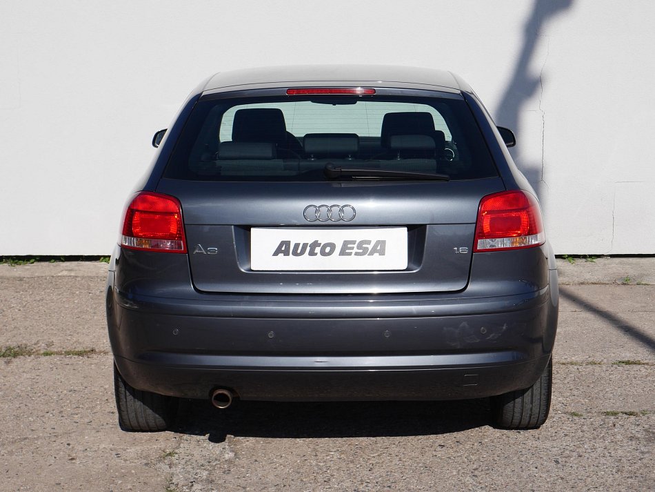 Audi A3 1.6i 
