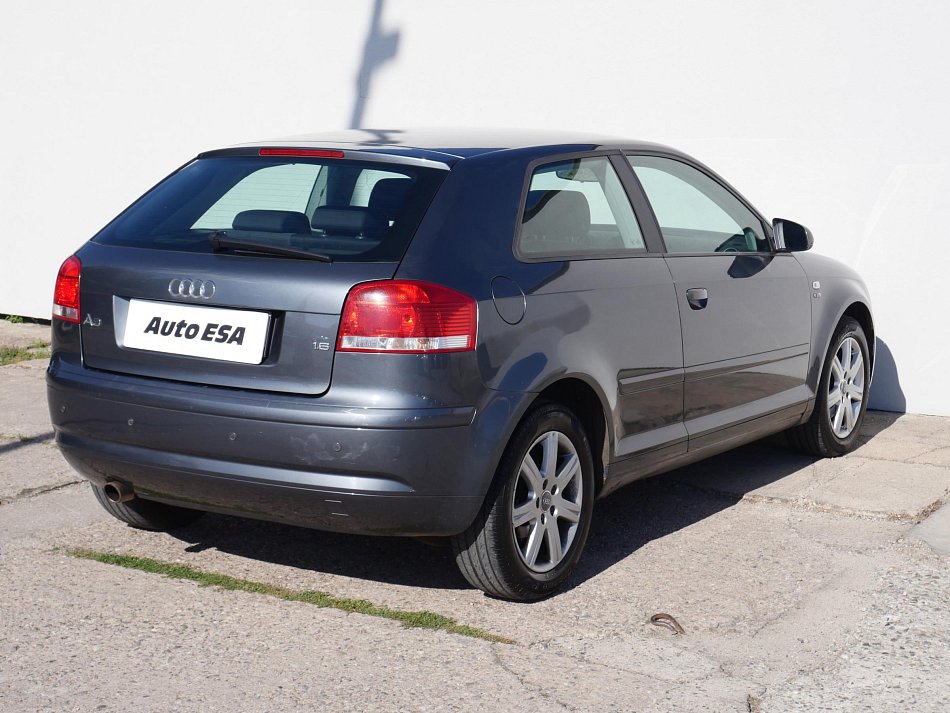 Audi A3 1.6i 