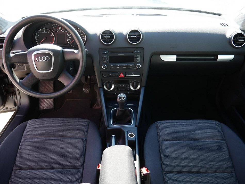 Audi A3 1.6i 