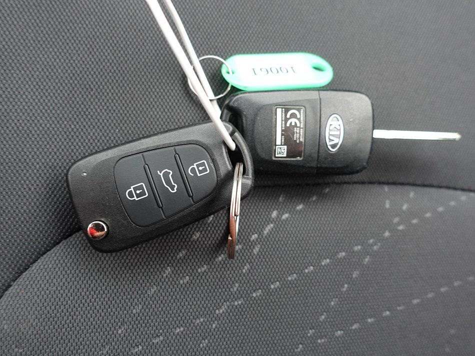 Kia Rio 1.4i 