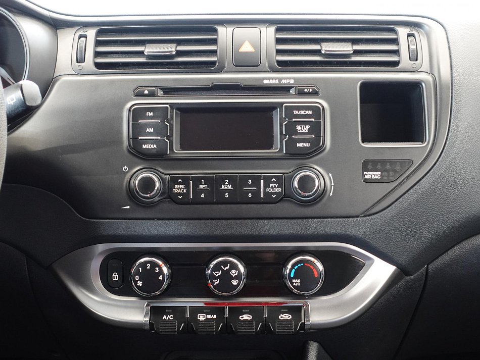 Kia Rio 1.4i 