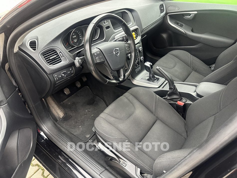 Volvo V40 2.0D 