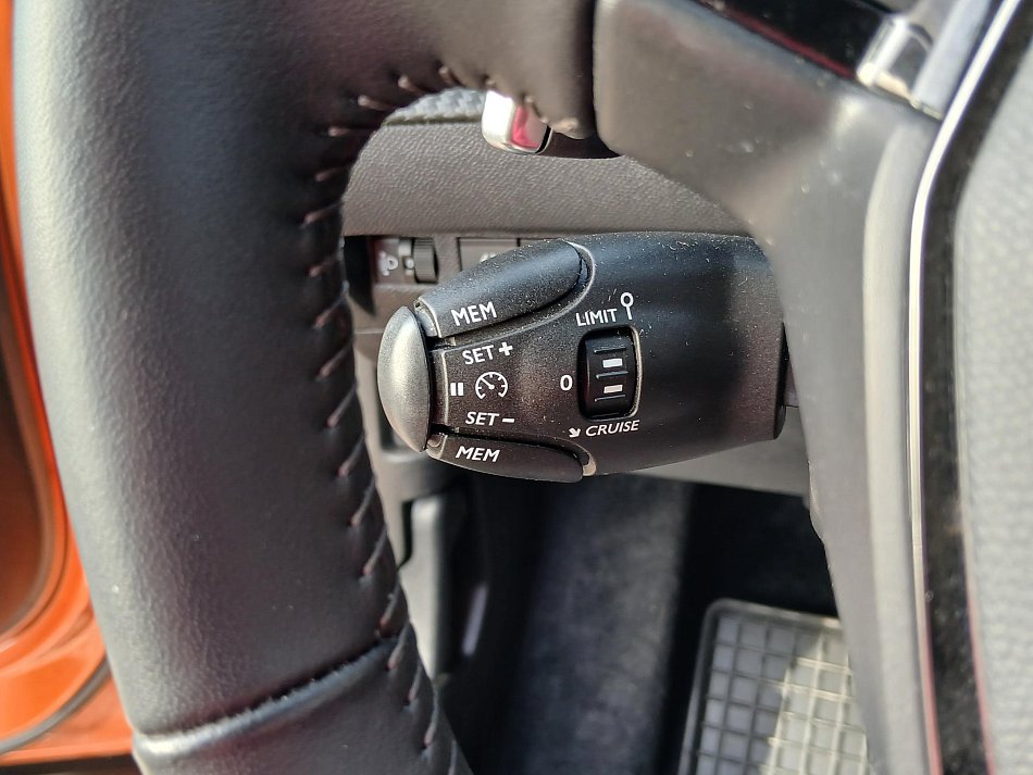 Peugeot 2008 1.2 PT Allure