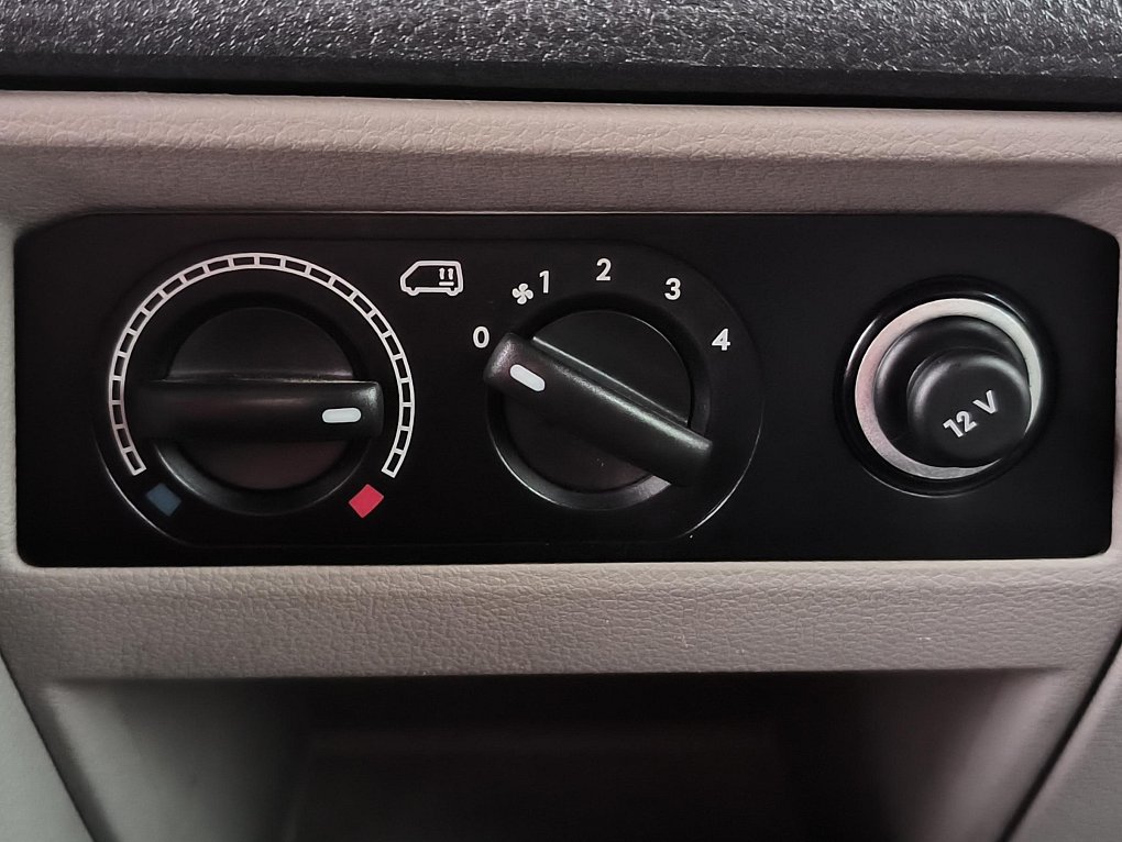 Volkswagen Transporter 2.0TDi  T6 L2 9míst