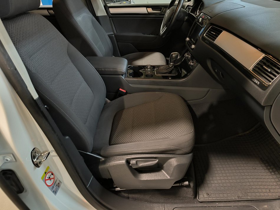 Volkswagen Touareg 3.0TDi  4Motion