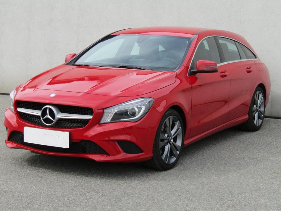 Mercedes-Benz CLA 1.6i  CLA180