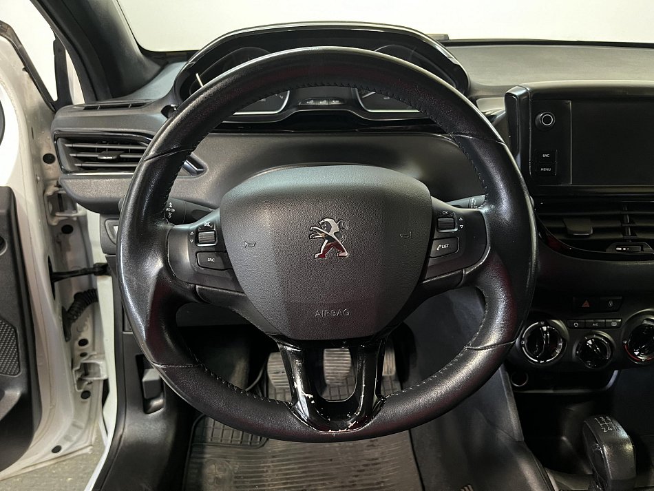 Peugeot 208 1.2i 