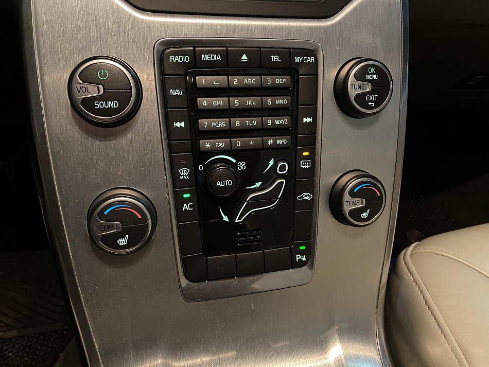 Volvo S80 2.4 D5 Momentum AWD