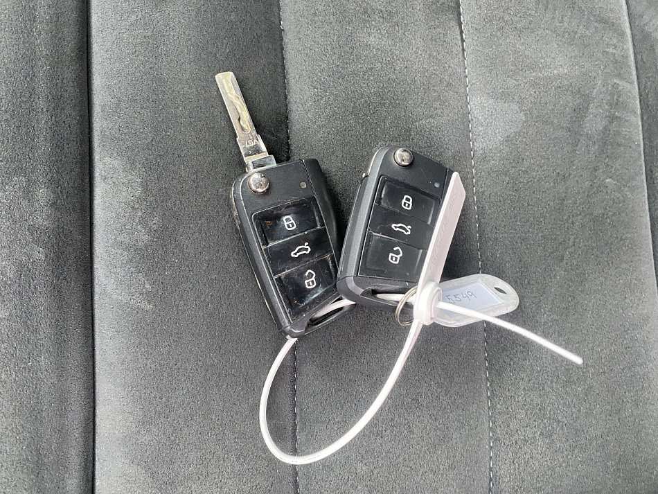 Volkswagen Golf 1.0 TSI 