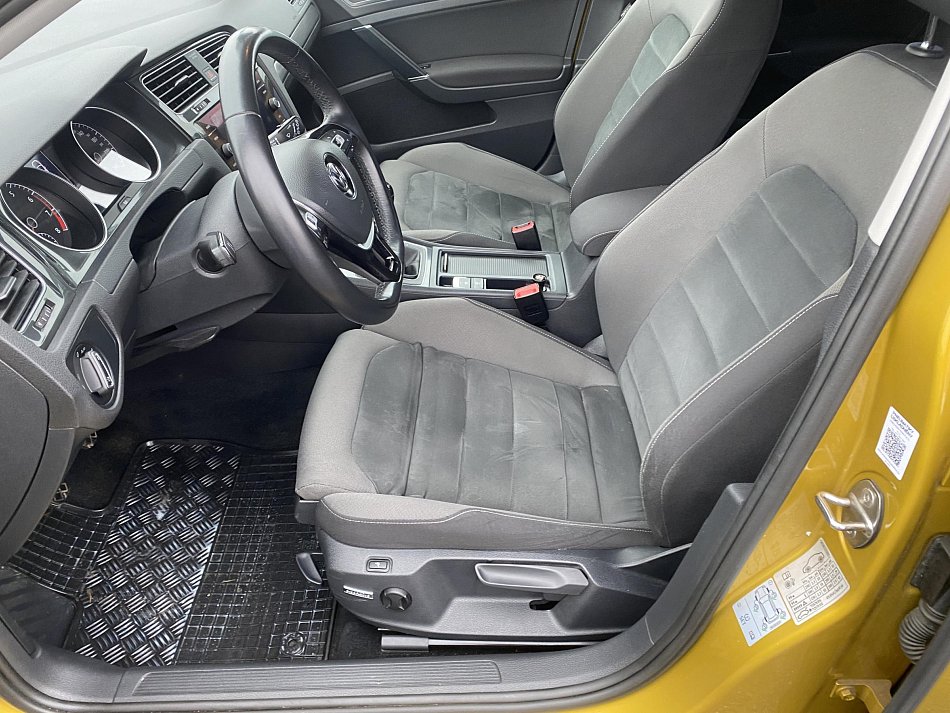 Volkswagen Golf 1.0 TSI 