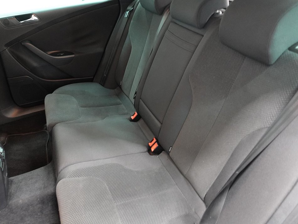 Volkswagen Passat 1.9 TDi 