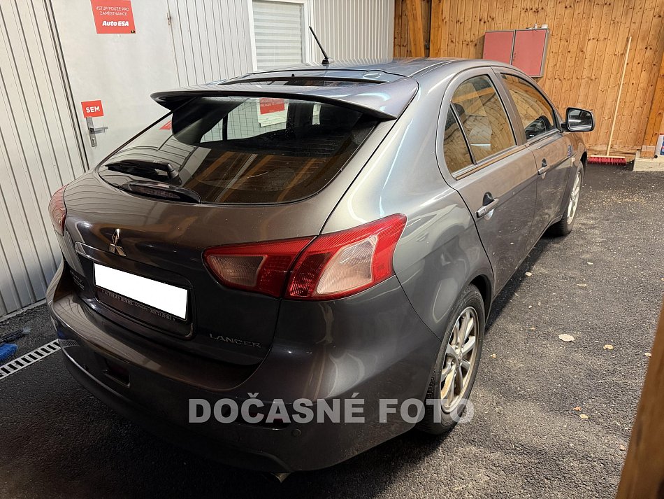 Mitsubishi Lancer 1.8 Di-D 