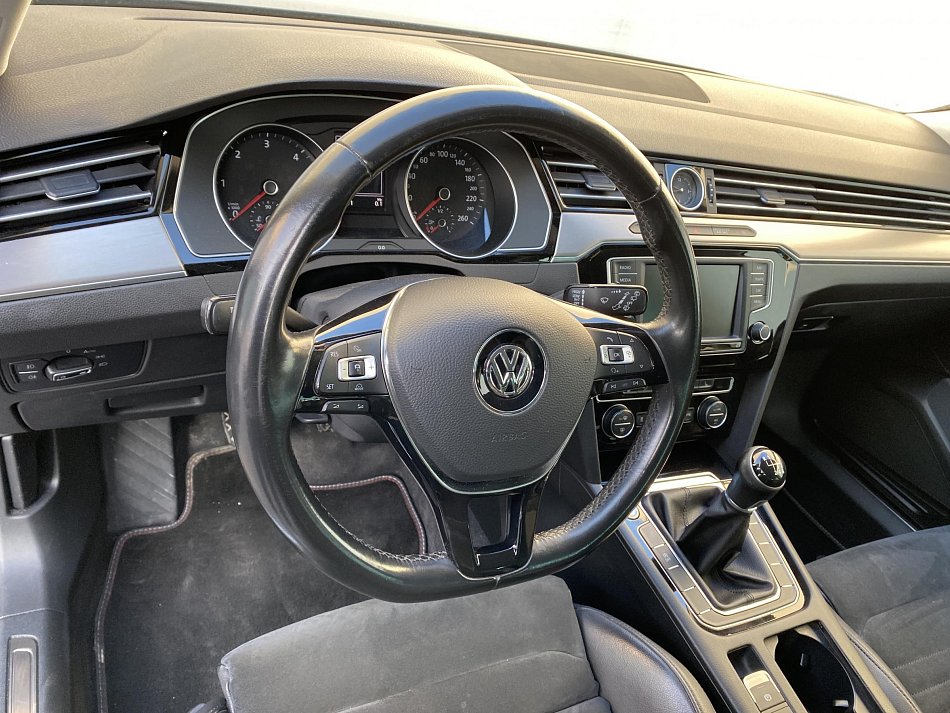 Volkswagen Passat 2.0 TDi Highline