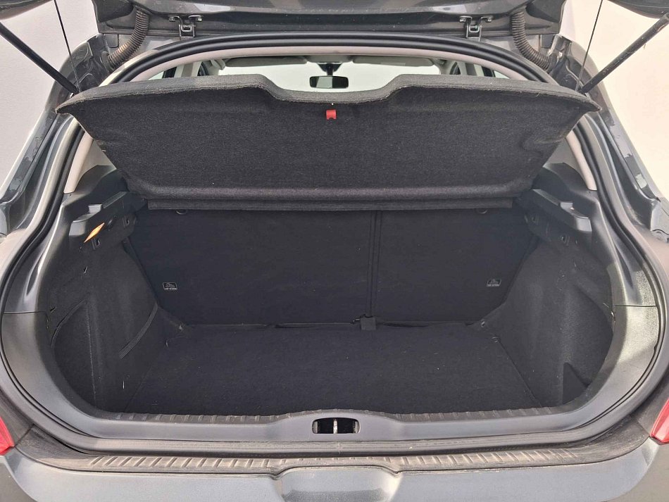 Peugeot 308 1.4i 
