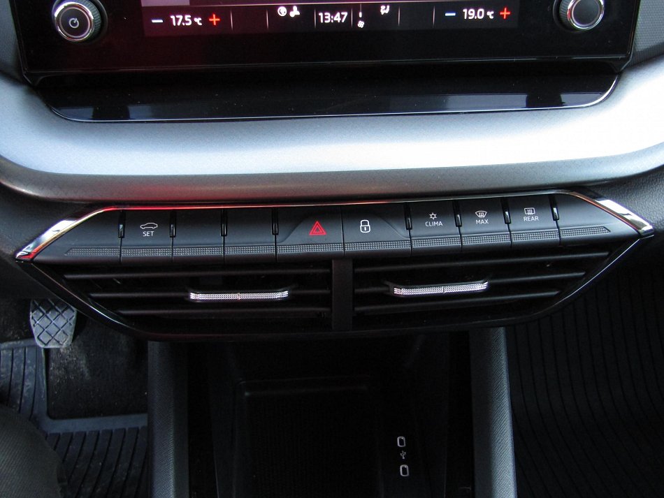 Škoda Octavia IV 1.5TSi Ambition