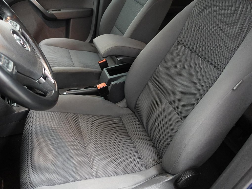 Volkswagen Touran 1.6 TDi 