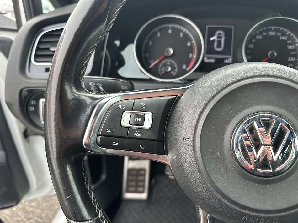 Volkswagen Golf 1.2TSI 