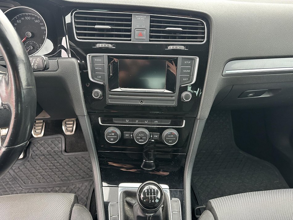 Volkswagen Golf 1.2TSI 