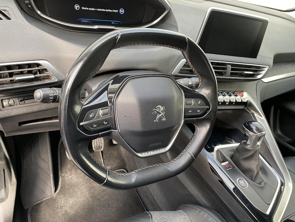 Peugeot 3008 1.2PT Allure